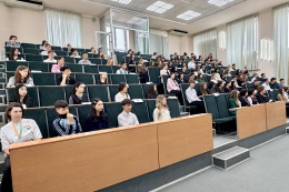 Евгений Павлов поприветствовал участников регионального этапа гуманитарной олимпиады школьников «Умницы и умники»