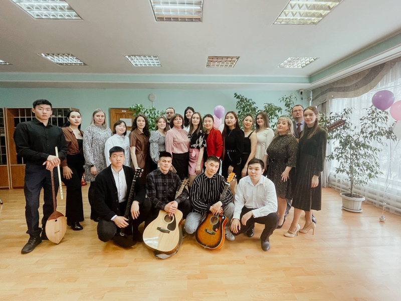 От студентов преподавателям в честь весеннего праздника 8 Марта